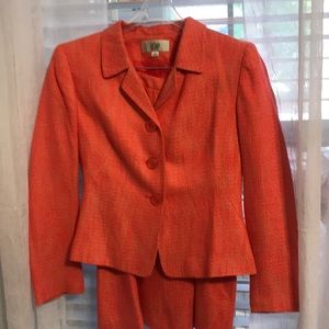 Coral Le Suit 2 piece suit, flared skirt